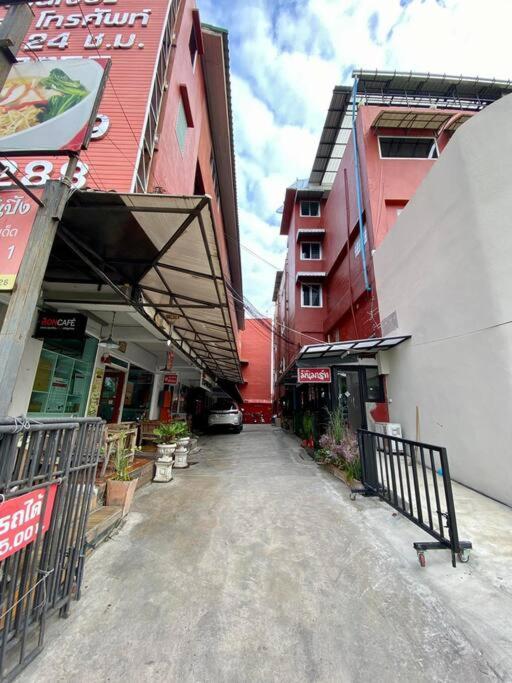 Ratanawong Place 823 بانكوك المظهر الخارجي الصورة